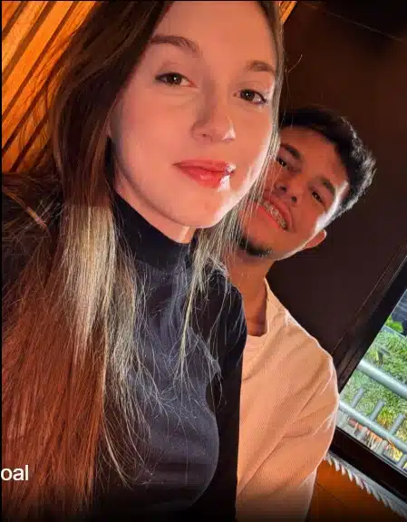 Bruninho Samudio posa com namorada e responde sobre Bruno