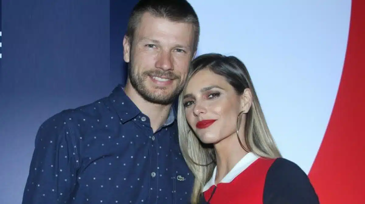 Rodrigo Hilbert e Fernanda Lima mostram passeio com os filhos