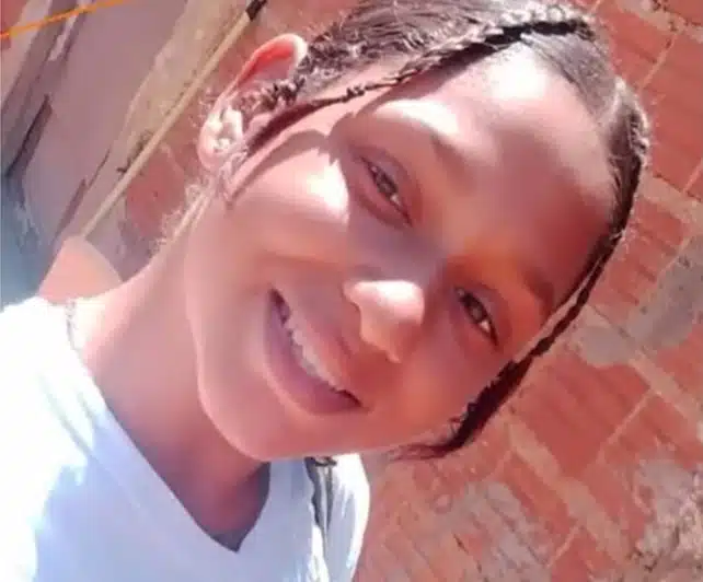 Alícia Valentina tinha uma irmã gêmea