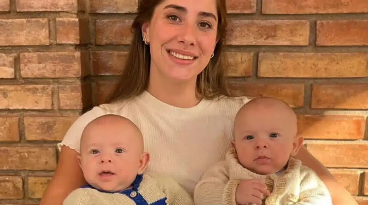 Mãe levou os gêmeos para a delegacia ao não saber qual é qual