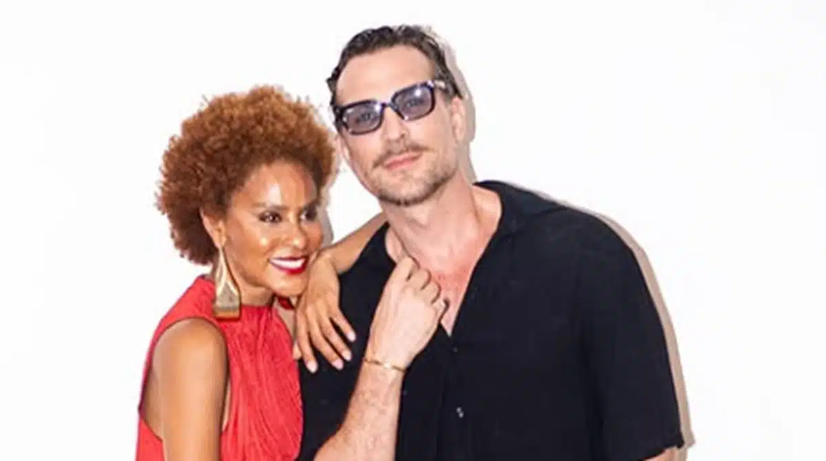 Igor Rickli e Aline Wirley mostram filhos e revelam sustos com eles em viagem a