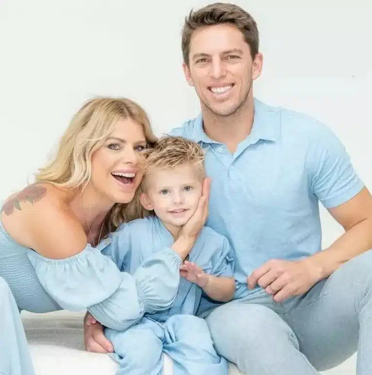 Karina Bacchi e Amaury Nunes durante foto em família