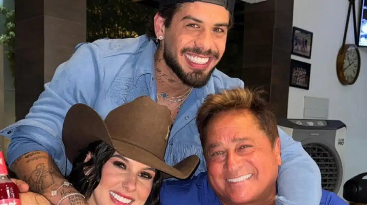 Leonardo surge viajando com nova nora, após Zé e Ana assumirem
