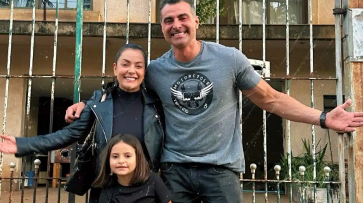 Li Martins e a filha apareceram após a partida de JP Mantovani