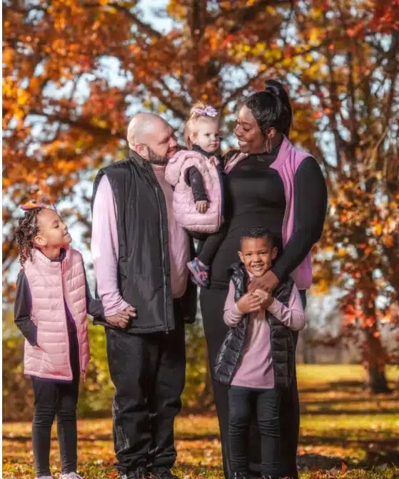 A mãe Alex, o pai Rob e seus filhos