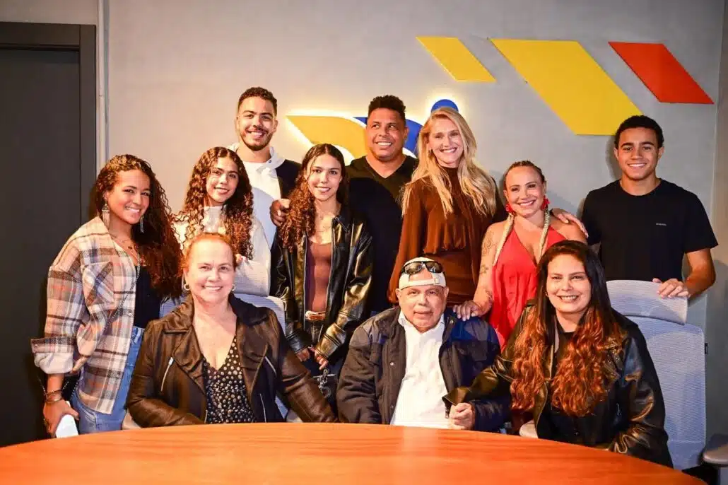A família de Ronaldo prestigiando a inauguração do novo espaço