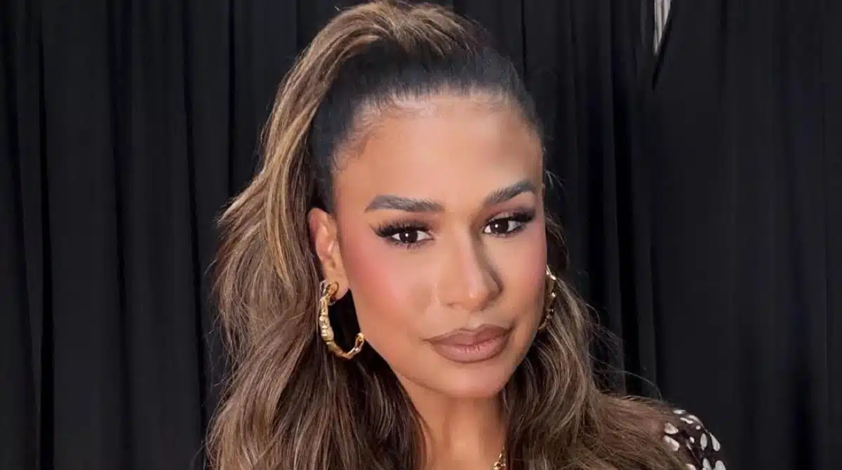 Simone Mendes mostra filhos brincando em piscina gigante e impressiona