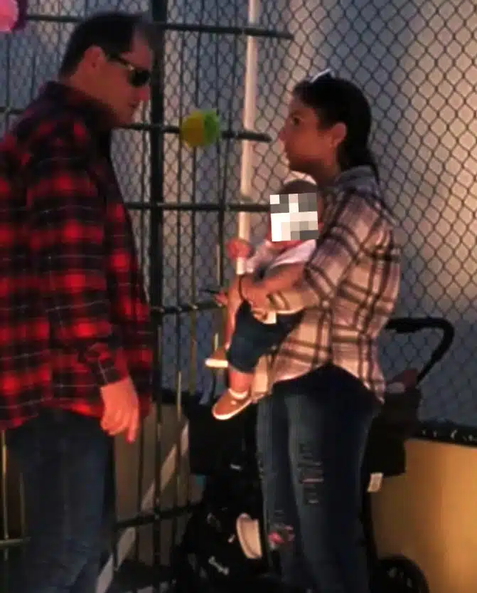 Suzane Von Richthofen com o seu marido e o filho