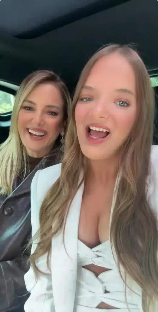 Ticiane Pinheiro e Rafa se divertem no carro