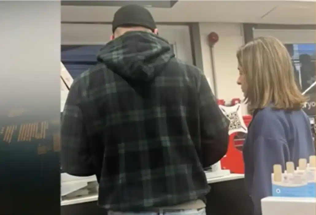 Alexandre Nardoni com Anna Carolina Jatobá no seu bairro