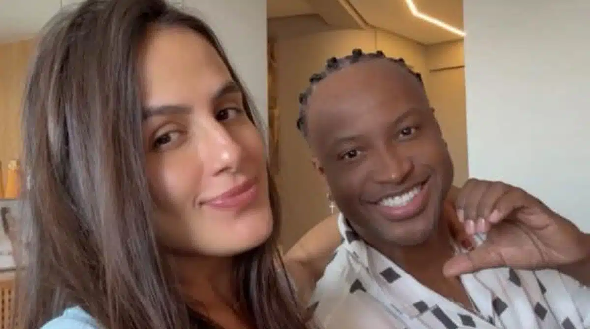 Carol Peixinho e Thiaguinho comemoram 1 mês do bebê