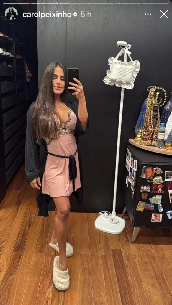 Carol Peixinho mostra foto e revela que já perdeu 13 quilos, no pós parto
