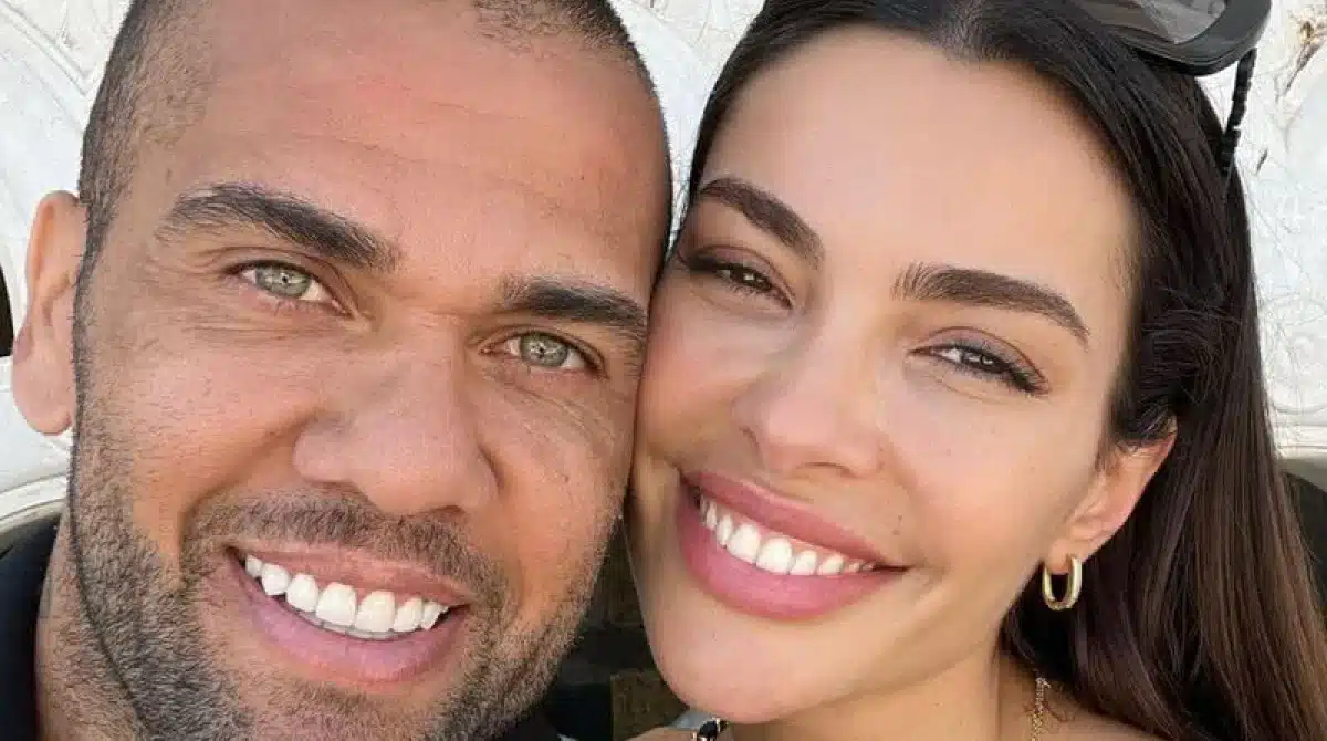 Daniel Alves e Joana Sanz anunciam nascimento da 1ª filha