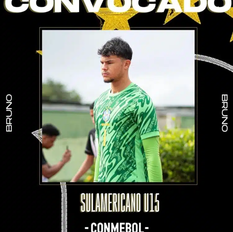 Filho de Eliza Samudio virou goleiro