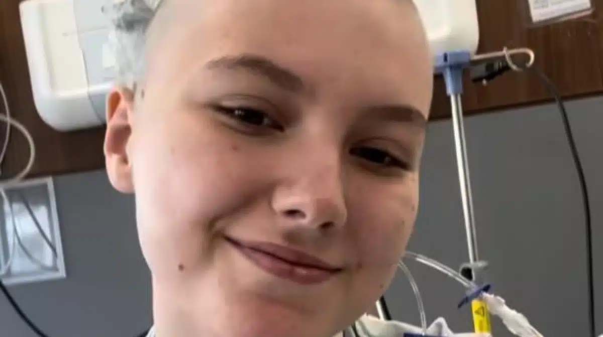 A influencer Isabel Veloso faz sua 1ª aparição após transplante e desabafa