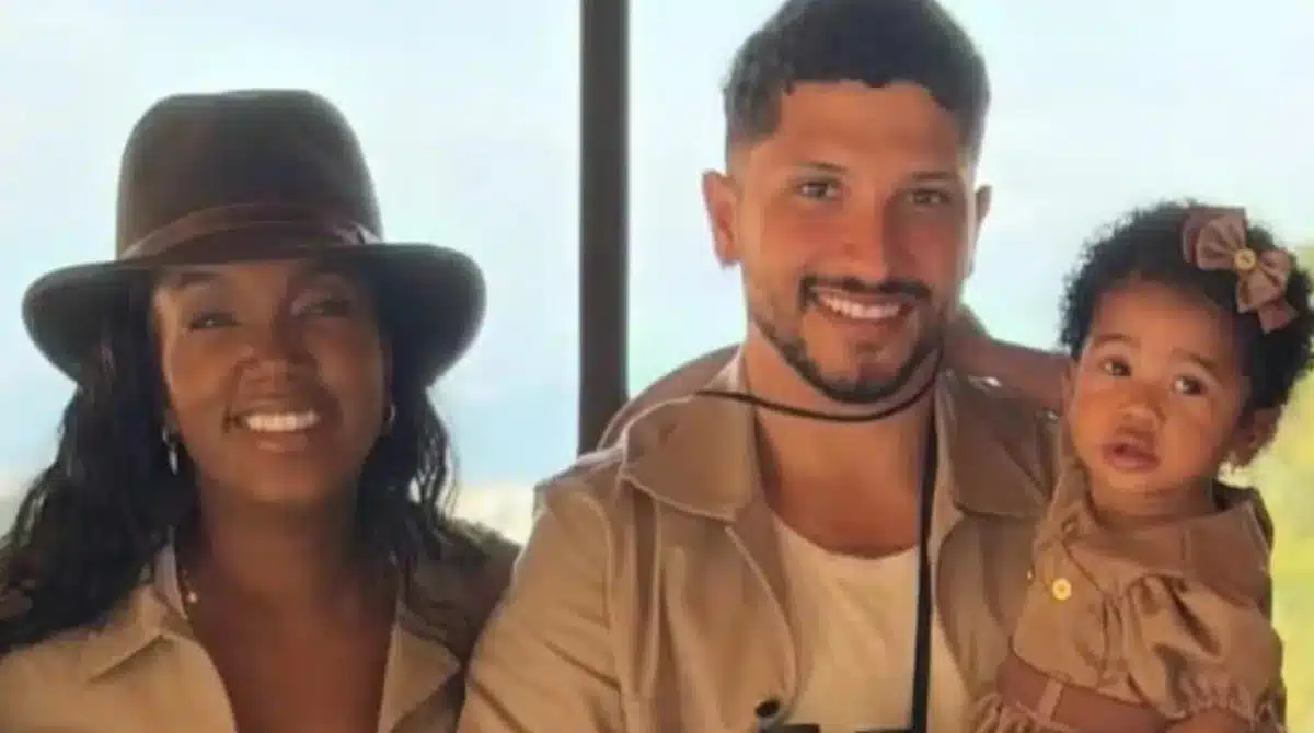 Iza mostra detalhes do aniversário de 1 ano