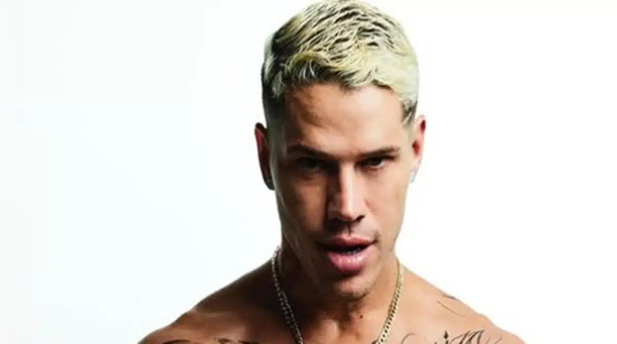 José Loreto surge com sua filha usando roupas iguais