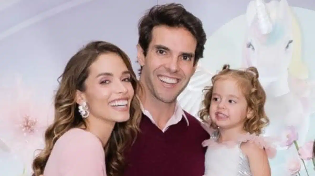 Carol e Kaká fazem linda festa para filha de 5 anos e impressionam