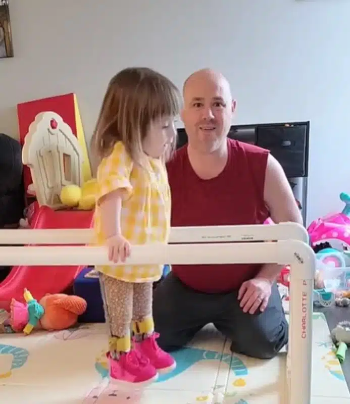 Mãe mostrou que sua filha até já pula