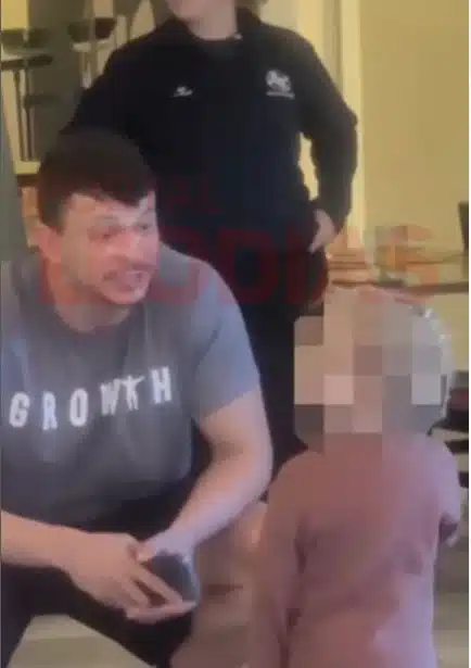 Cocielo com seu filho com Tatá Estaniecki após fim do casamento