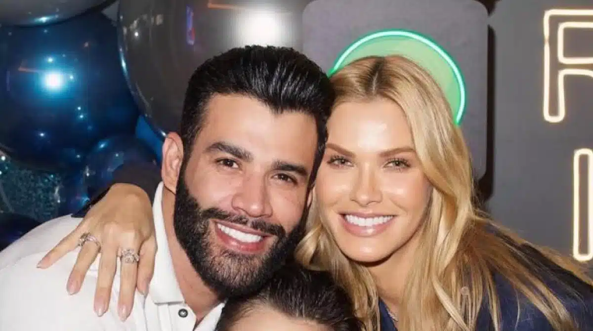 Gusttavo Lima e Andressa Suita mostram brinquedão novo