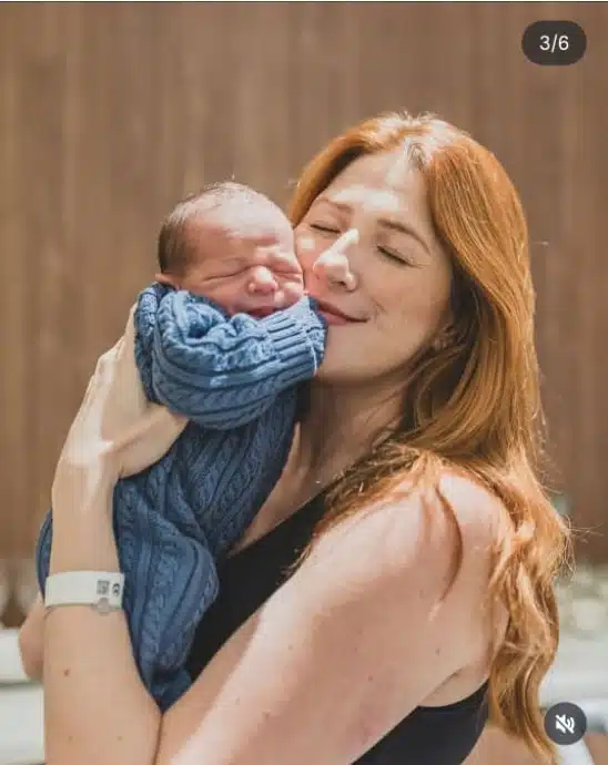 Dani Calabresa mostra o rostinho do seu bebê pela primeira vez e encanta