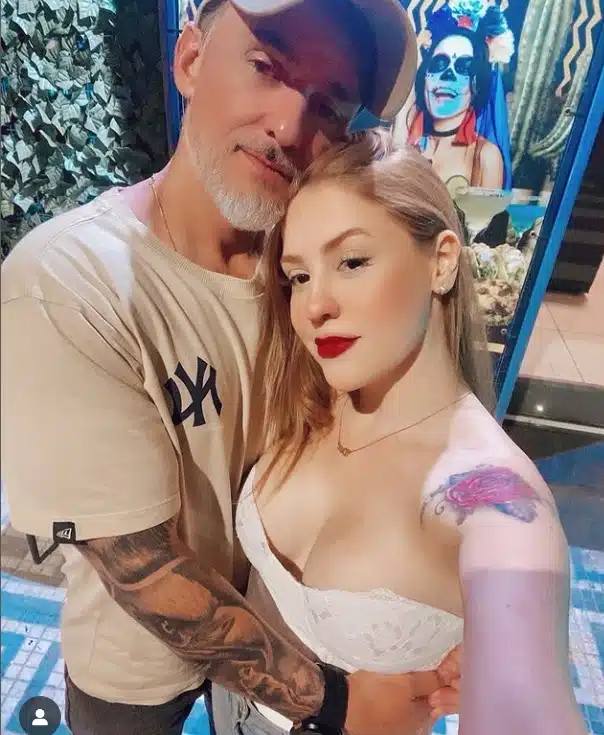 Daniel Cravinhos ao lado da esposa