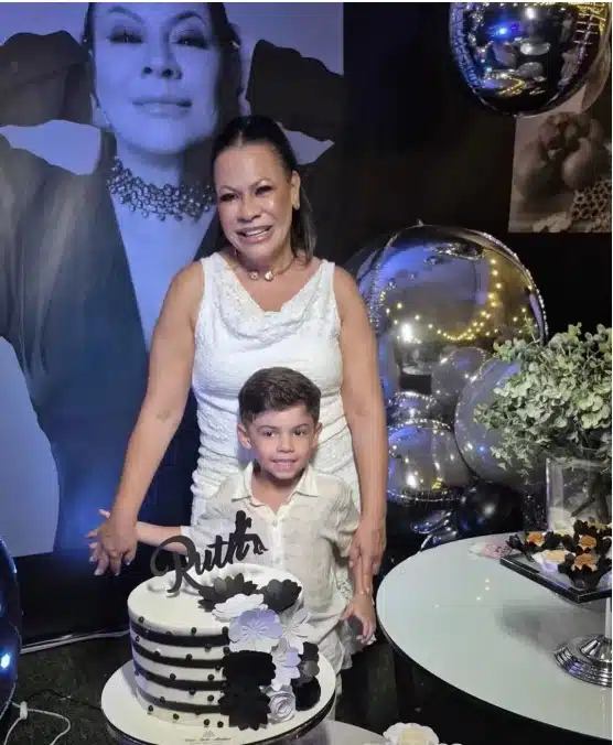 Filho de Murilo Huff com Marília Mendonça surge na festa de aniversário da avó e impressiona