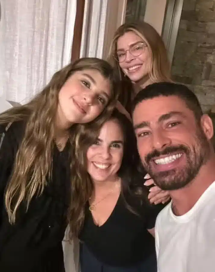 Grazi Massafera e Cauã Reymond no aniversário da filha