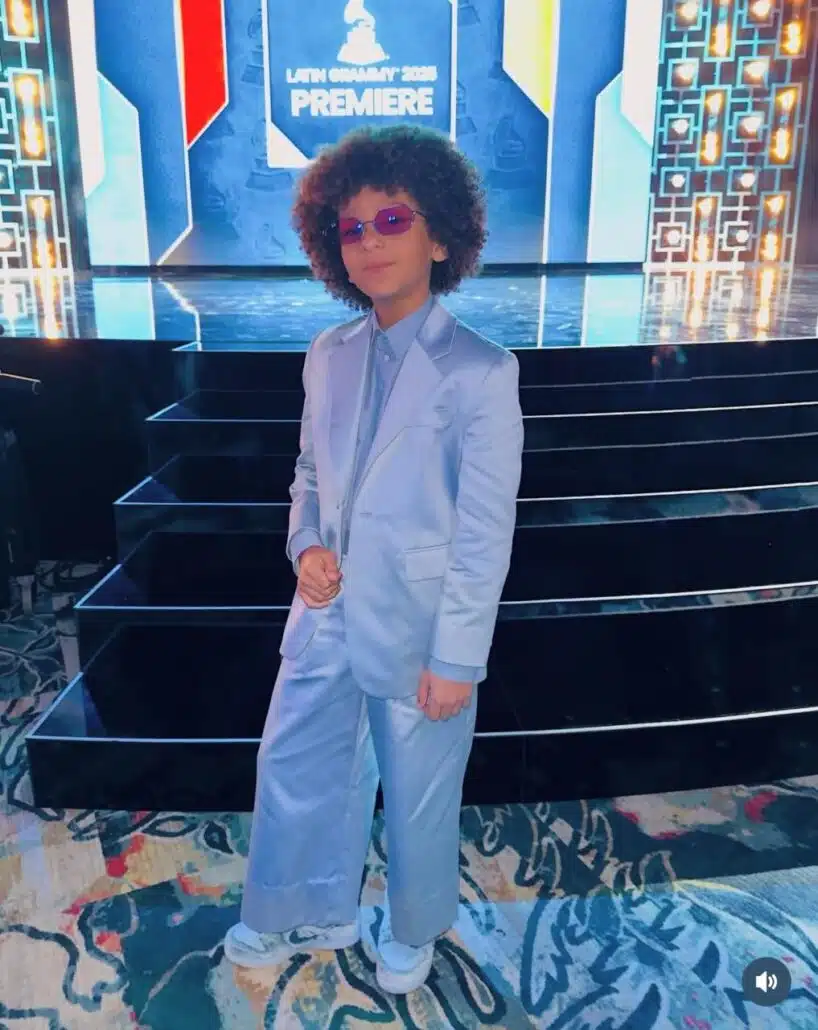 Antonio Caramelo, filho de Igor Rickli e Aline Wirley, posa no Grammy Latino 2025