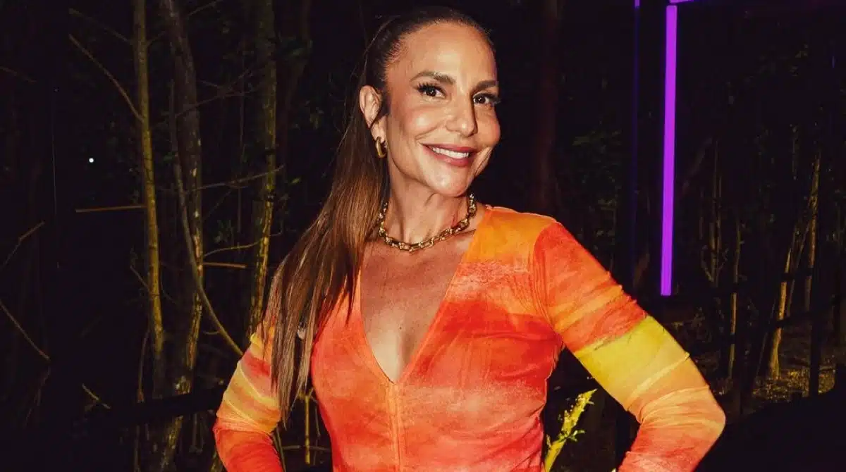 Ivete Sangalo mostra filhas gêmeas tocando instrumentos