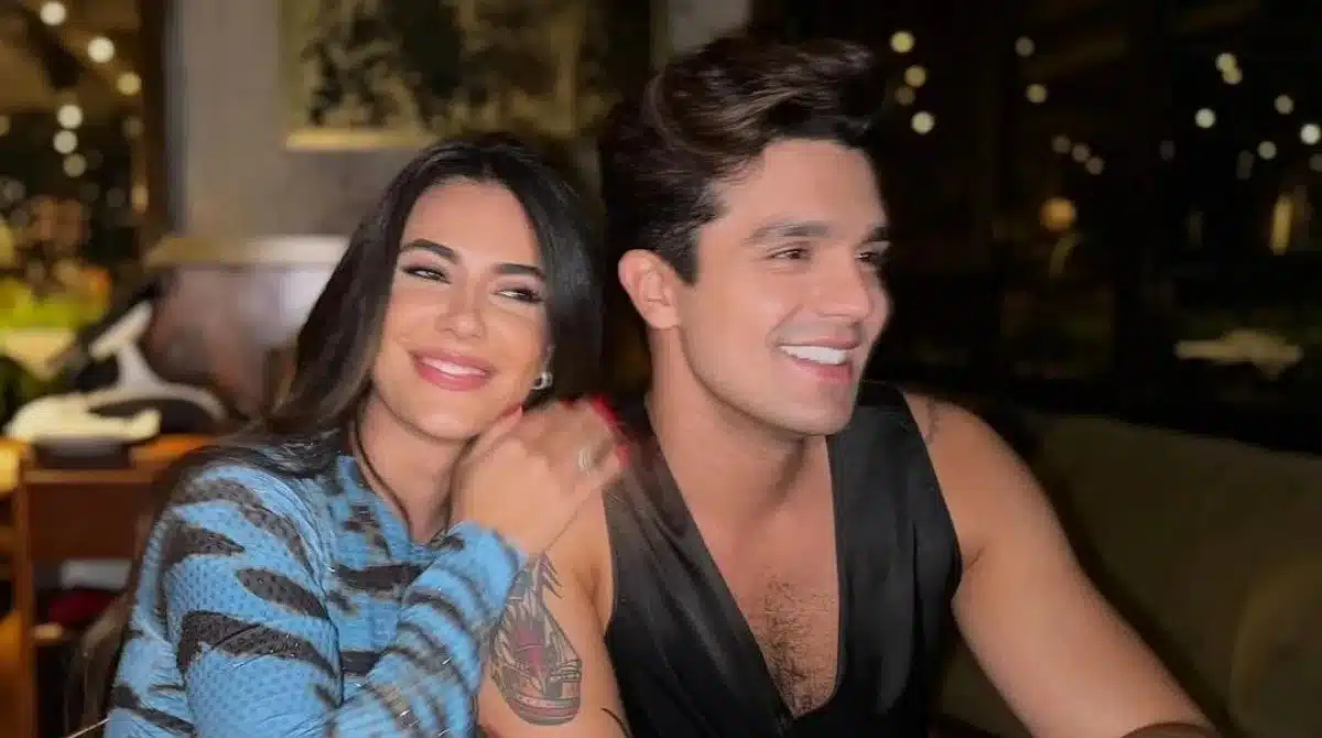 Jade Magalhães e Luan Santana celebram 11 meses de sua bebê e impressionam