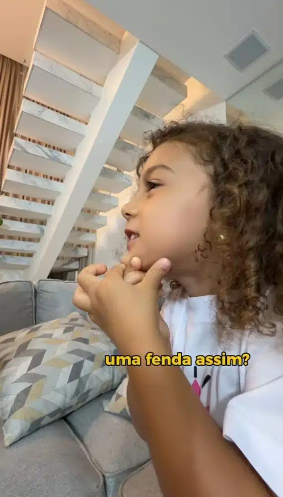Liz, filha de Lorena Improta e Léo Santana, também quis fazer os testes
