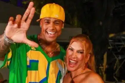 Léo Santana e Lorena Improta mudam nome do bebê e explicam