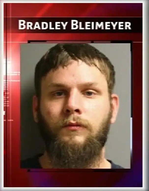 O pai do menino Jordan Bleimeyer, Brad, está detido