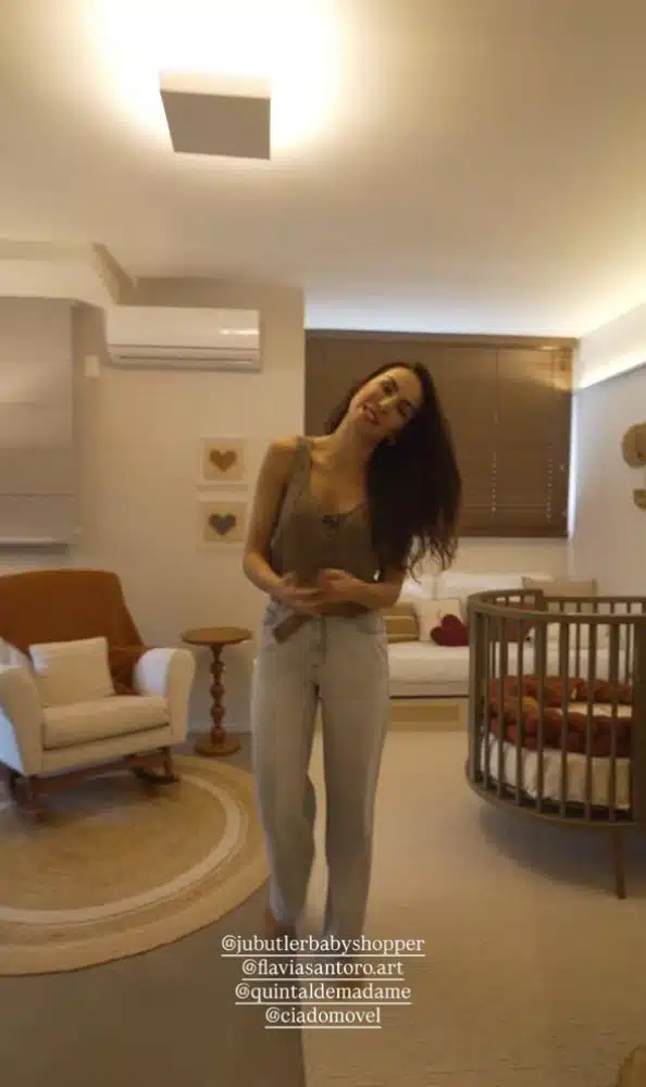 A atriz Mel Fronckowiak, esposa de Rodrigo Santoro, explicou suas escolhas no quartinho