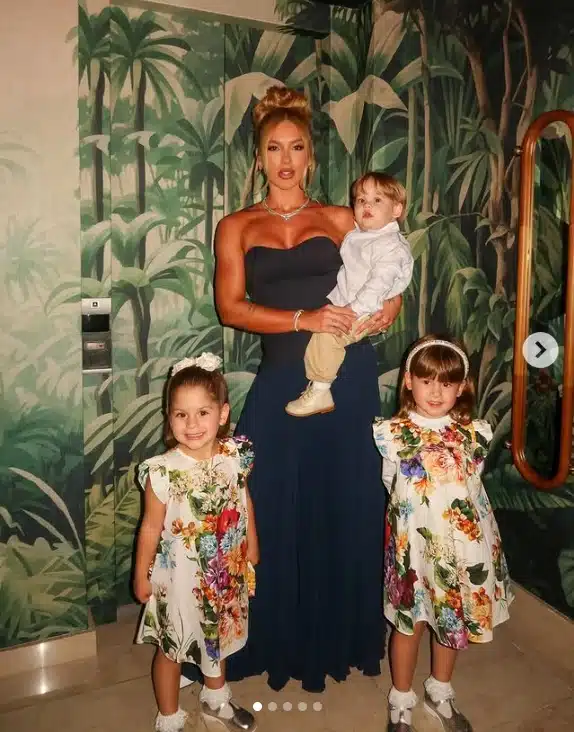 Virgínia Fonseca ao lado dos seus filhos