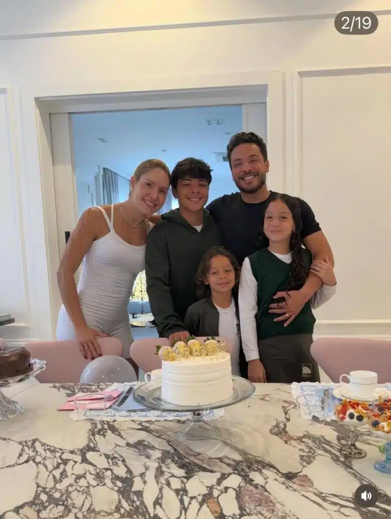 O primogênito de Wesley Safadão comemorou o aniversário com os irmãos, o pai e a madrasta