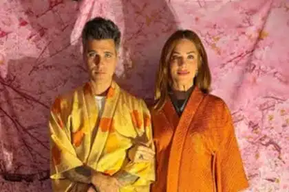 Giovanna Ewbank posa com seus três filhos em viagem de helicóptero impressiona