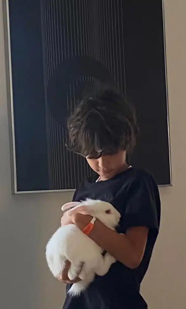 Eliana relembrou um clique do primogênito com o coelho