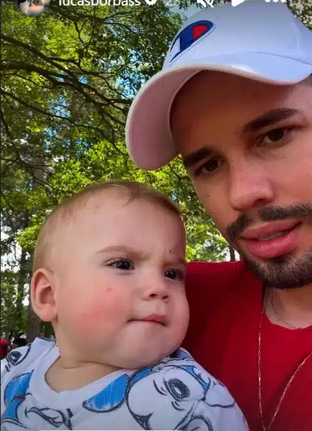 Marido de Isabel Veloso com o bebê deke