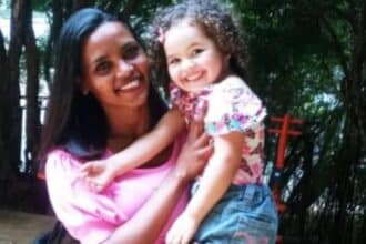 Descoberta surgiu sobre mãe que jogou a filha de um prédio