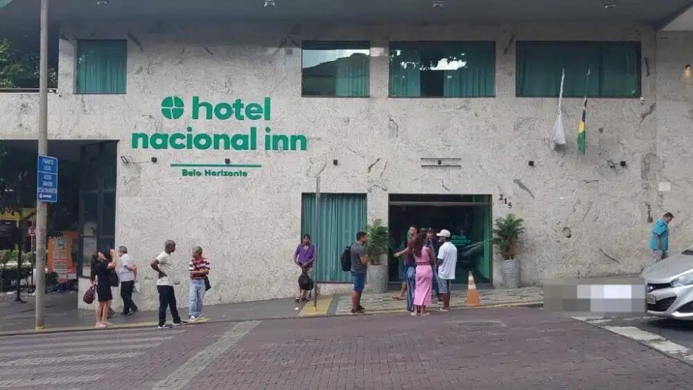 Mãe e sua filha caíram do prédio