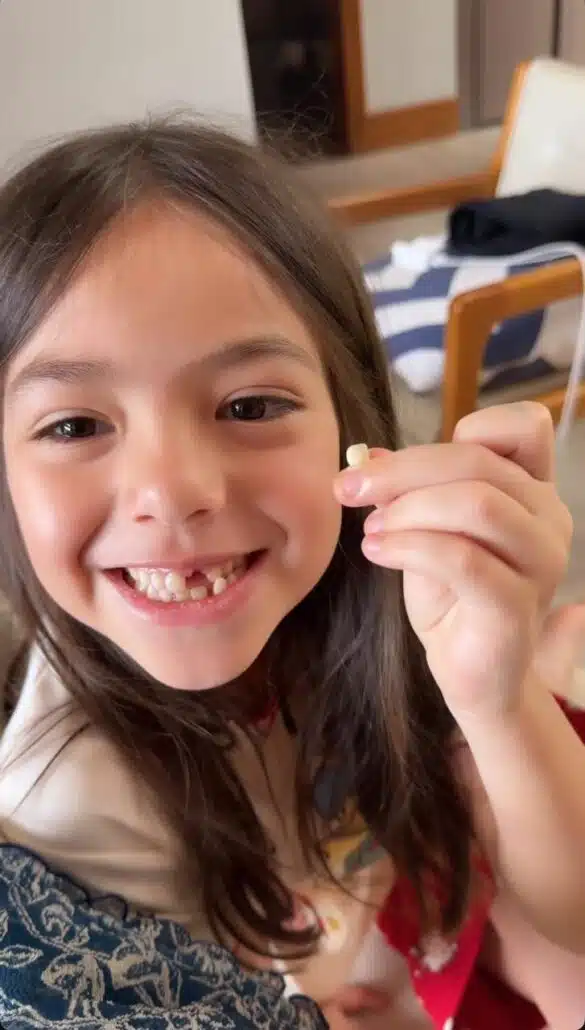 Sabrina e Nicolas Prattes exibem novidade: a janelinha de Zozo