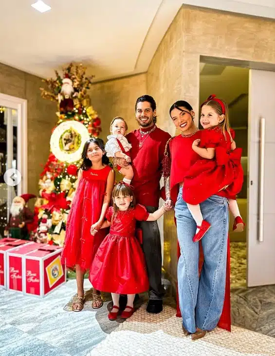 Zé Felipe e Ana Castela com os filhos dele