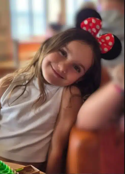 Menina tinha apenas nove anos quando adolescente tirou a sua vida