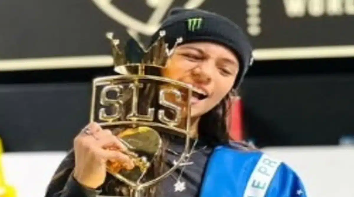 Aos 17 anos, Rayssa Leal mostra teste de gravidez e explica