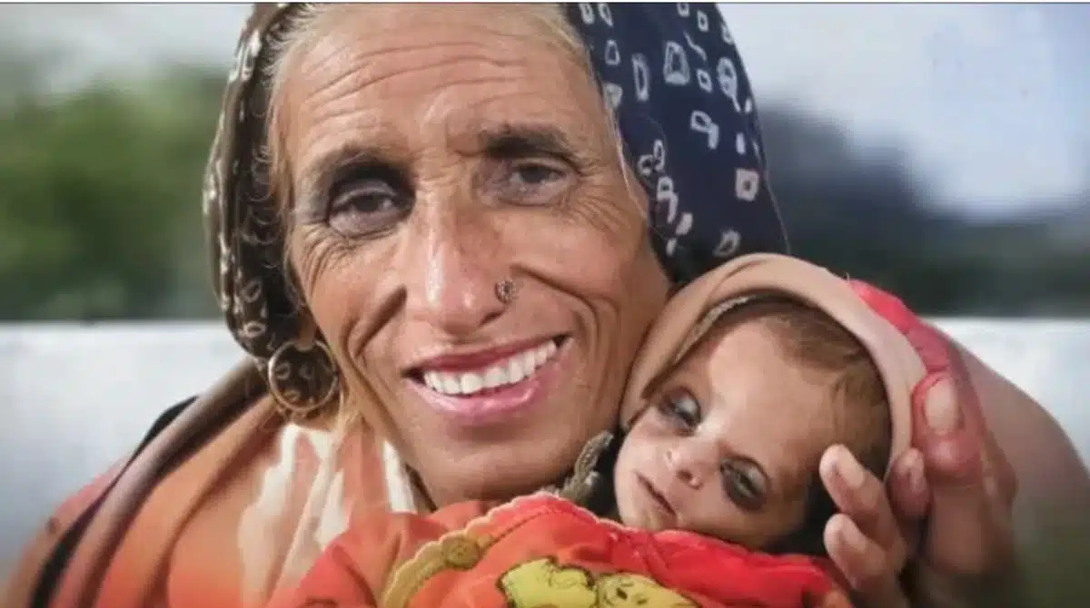 Mulher que ficou grávida aos 70 anos e exibiu o bebê