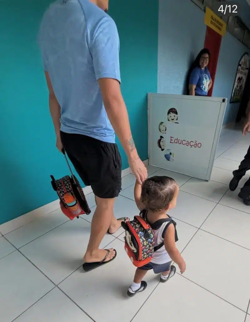 João Gomes leva o primogênito para a escola pela 1ª vez