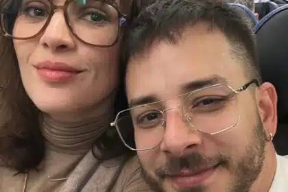 Monica e Junior mostram presentes personalizados dos filhos e surpreendem